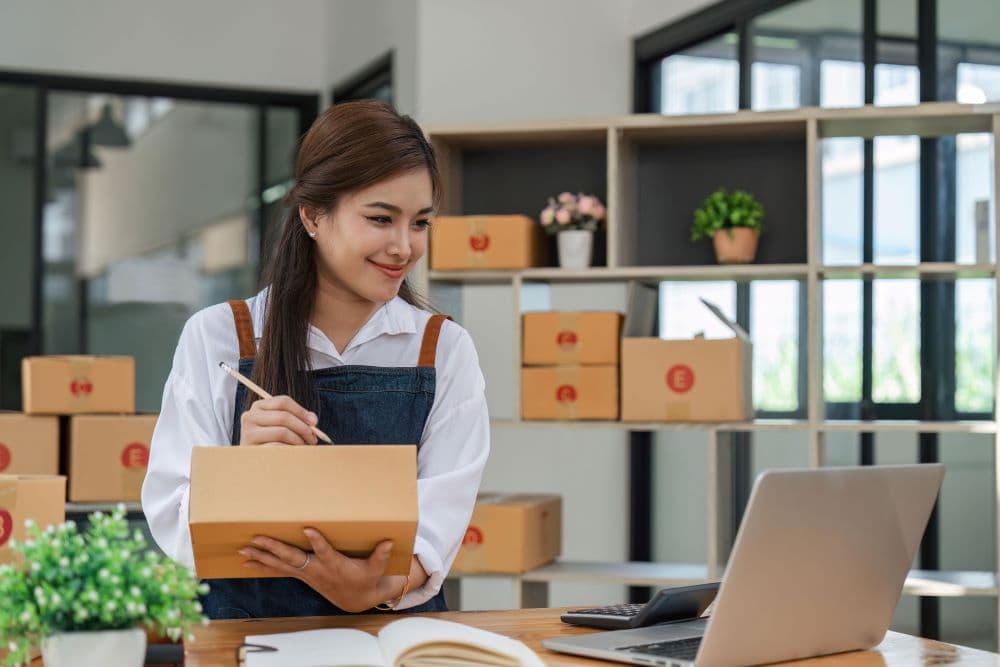 Who has the cheapest shipping rates for small packages 1